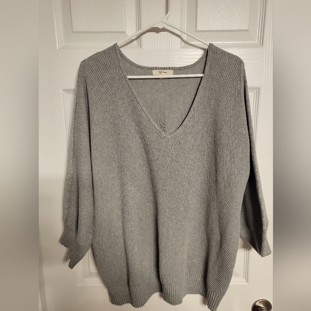 Stylish V-Neck Sweater in Classic Gray